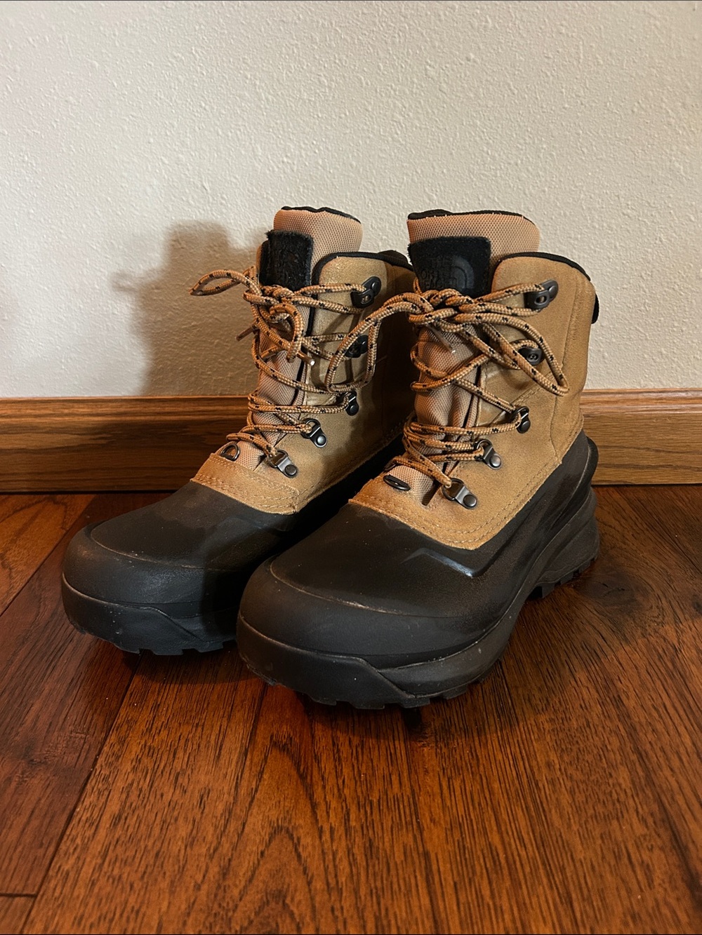 Men’s Northface ChilKat Waterproof boots, size 9
